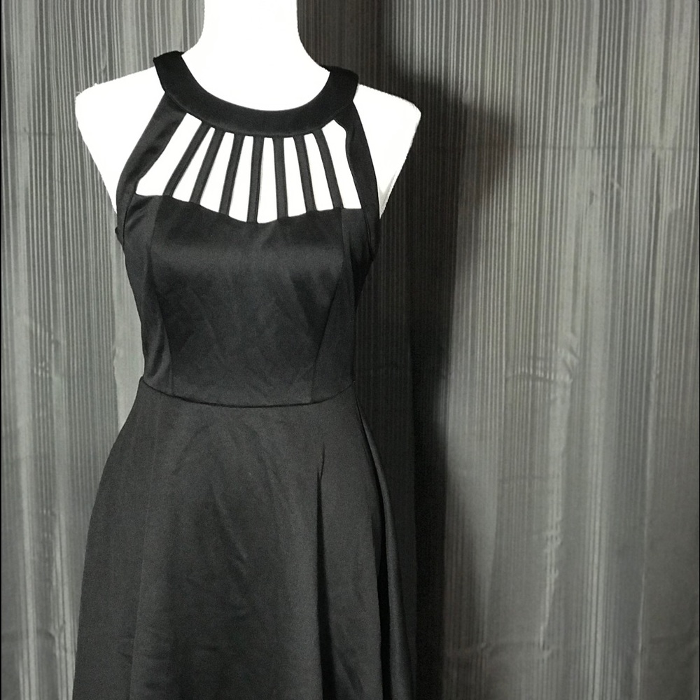 Dress - Picture 4 of 7